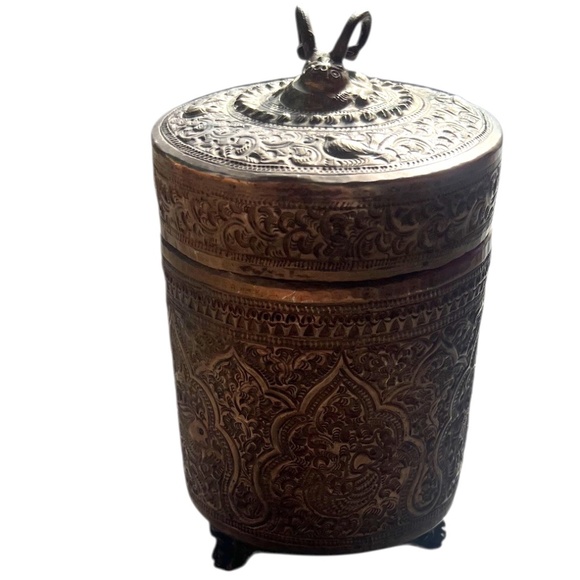 Antique Burmese Thabeik Repousse Silverplated Betel Box Tea Caddy - Picture 1 of 12